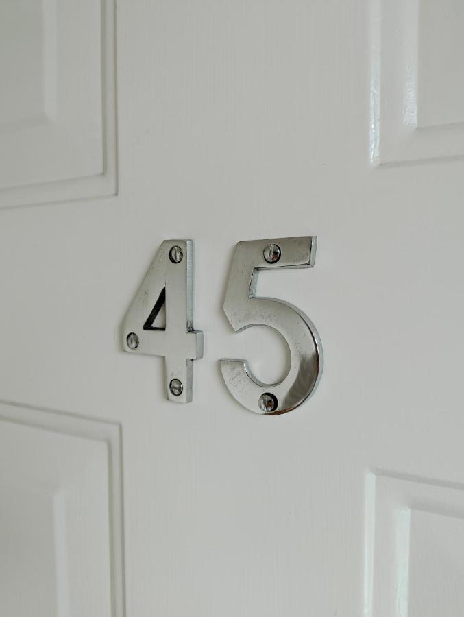Spacious, Mid-Century 1 Bedroom Apartment Quedgeley Luaran gambar