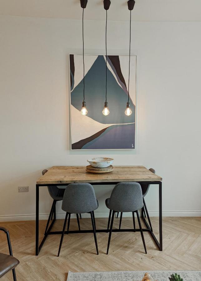 Spacious, Mid-Century 1 Bedroom Apartment Quedgeley Luaran gambar