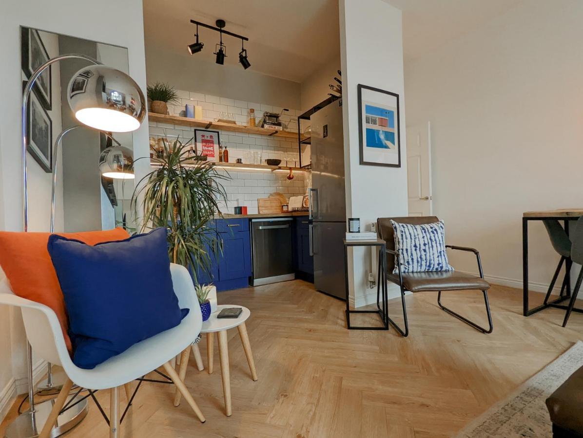 Spacious, Mid-Century 1 Bedroom Apartment Quedgeley Luaran gambar